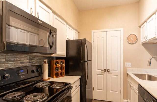9449 Great Hills Trl Gallery 3