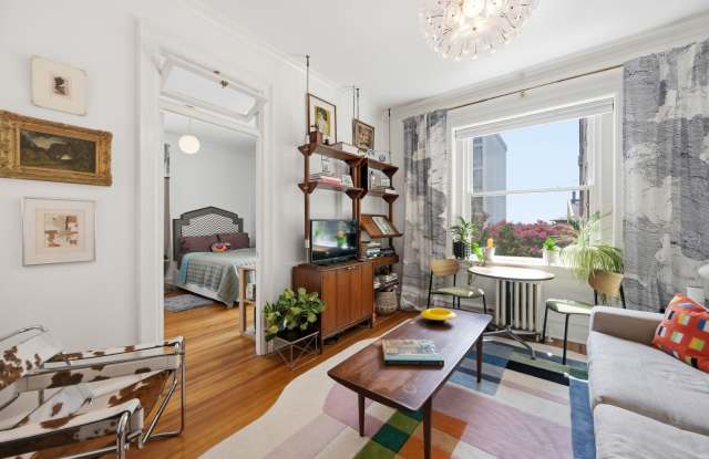 Stunning Designer-Renovated One-Bedroom in Prime Kalorama! Gallery 1