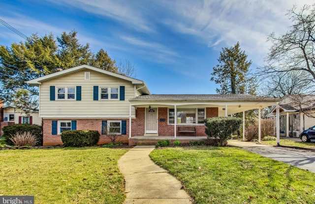 1208 PINEWOOD Drive photos photos