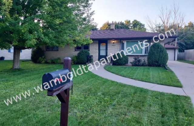 3 Bedroom 2 1/2 bath brick ranch with fenced in backyard! photos photos