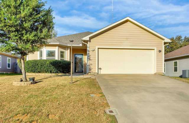 BEAUTIFUL 3/2/2 DENISON HOME FOR LEASE- SITS BETWEEN SHERMAN AND DENSION! photos photos