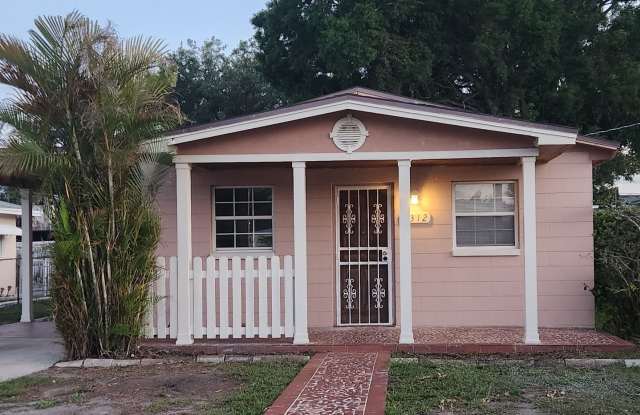 Charming 2BR House in Tampa photos photos Charming 2BR House in Tampa photos photos