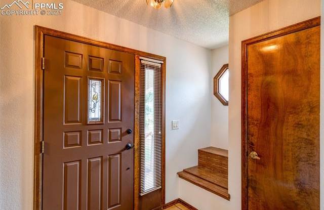 8550 Stratus Drive Gallery 3