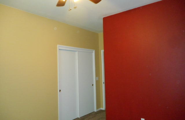 Beautiful 2 Story Southwest Visalia Home off of Linwood and Caldwell! Apply today to be placed on the waitlist! Gallery 4