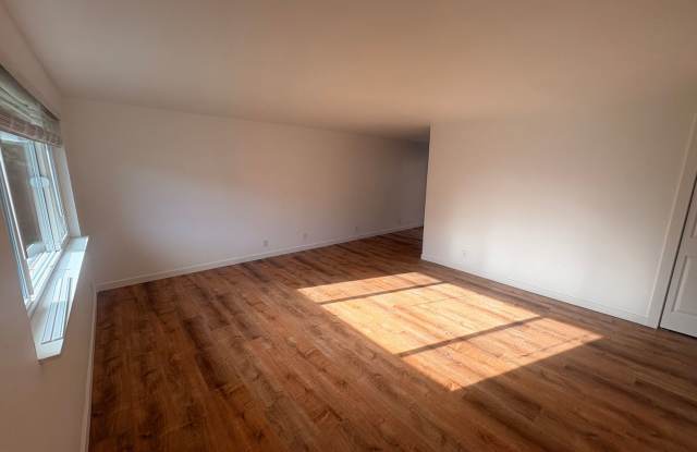 R2212 - Pinewood Apartments photos photos