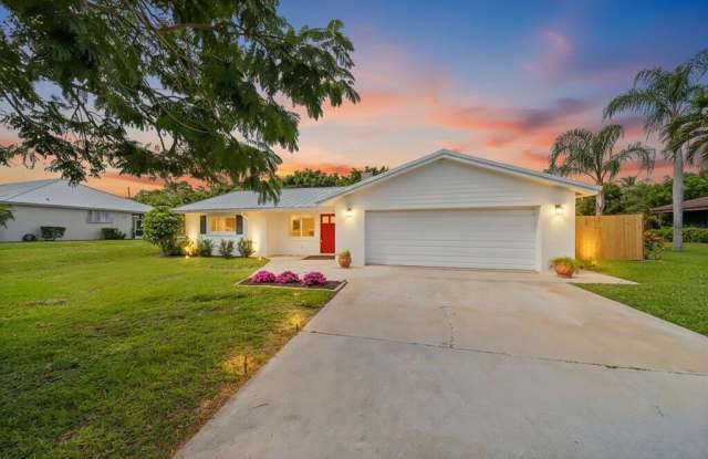 2416 NW Everglades Boulevard photos photos