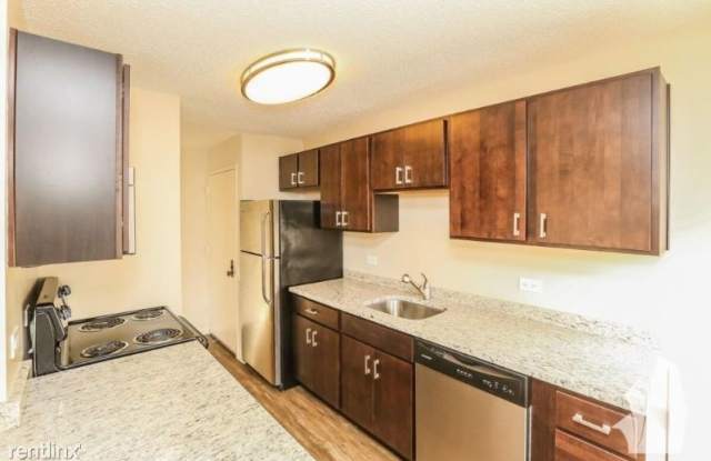8 W Chestnut St 14f - 8 W Chestnut St, Chicago, IL 60654