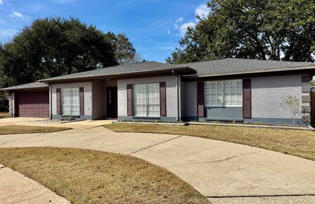 Now Available in Fort Bayou Estates – Spacious 3 Bedroom Home! photos photos Now Available in Fort Bayou Estates – Spacious 3 Bedroom Home! photos photos