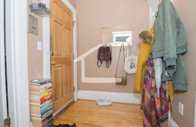 Nice 2 bed in Allston photos photos