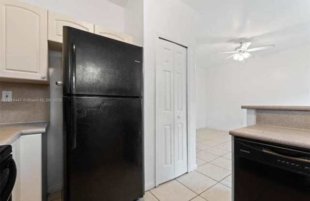 1406 Southeast 26th Court Gallery 4
