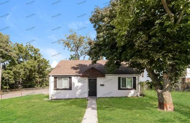 4301 Norton Avenue Gallery 1