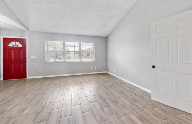 305 MEDINA Court Gallery 4