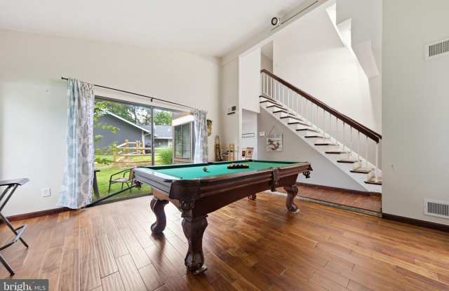 10725 WAYRIDGE Drive Gallery 4