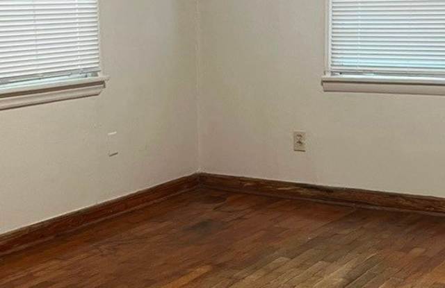 10 Elm Street Gallery 2