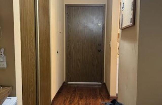 1 Bedroom Condo in Hopkins Gallery 2