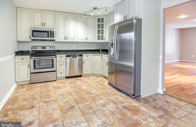 1528 MARLBOROUGH COURT Gallery 3