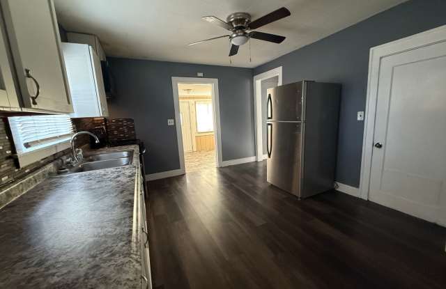 Spacious 2BR Home | Fenced Yard + Detached 2-Car Garage Gallery 4