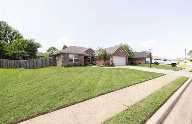 CENTERTON Beautiful 4 Bedroom 2 Bathroom House for RENT photos photos