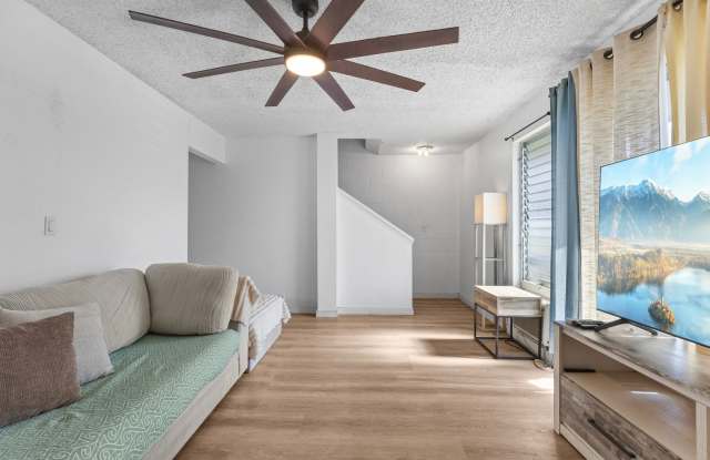 Spacious 3-Bedroom Townhome Across from Pearlridge – Available April 5 photos photos