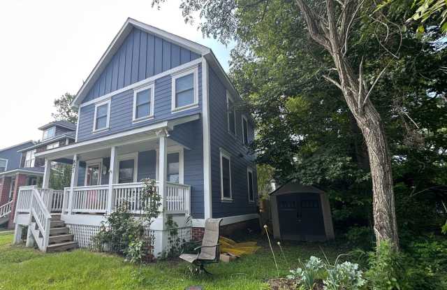 3-bedroom, 1.5-bathroom House for Rent in Roanoke Village - Manteo Gallery 1