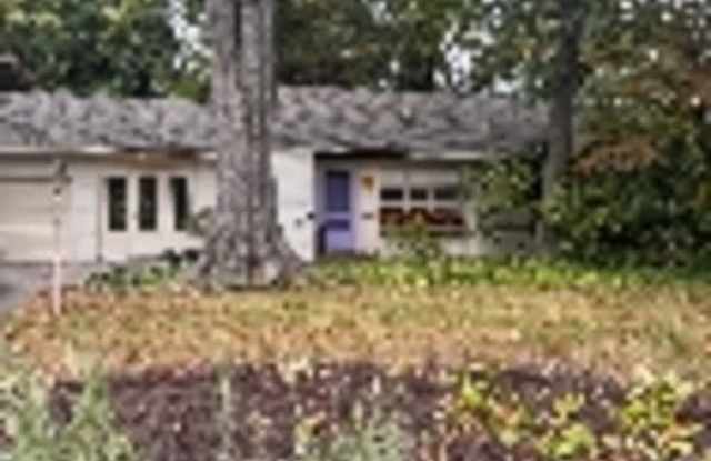 17 Lockland Avenue Gallery 1