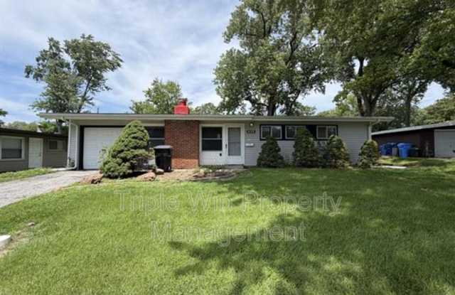 835 Bobbins Lane photos photos