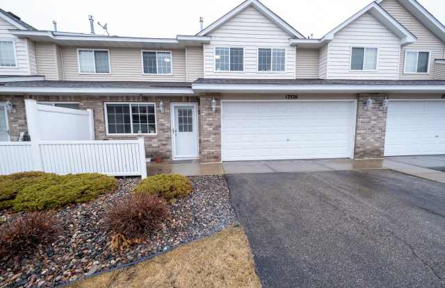 17526 Gillette Way photos photos