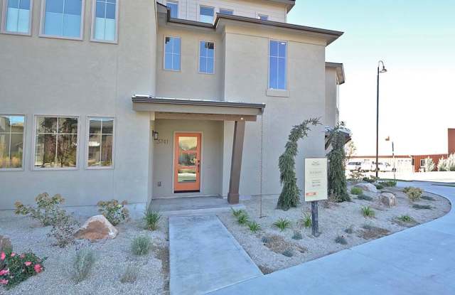 One of a Kind-3 Bedroom and 3 Bathroom Luxury Townhouse in Harris Ranch. Gallery 3