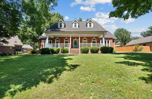 Gorgeous 4BR/3.5 BA brick home in The Oaks of Smyrna! Lawncare included! Gallery 1