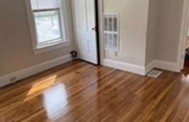 81 Nightingale Ave photos photos