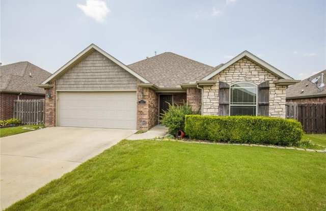 3057 Azure  AVE - 3057 Azure Avenue, Fayetteville, AR 72704