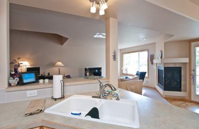 Gorgeous 3-Bedroom Condo in South Fort Collins! Gallery 3