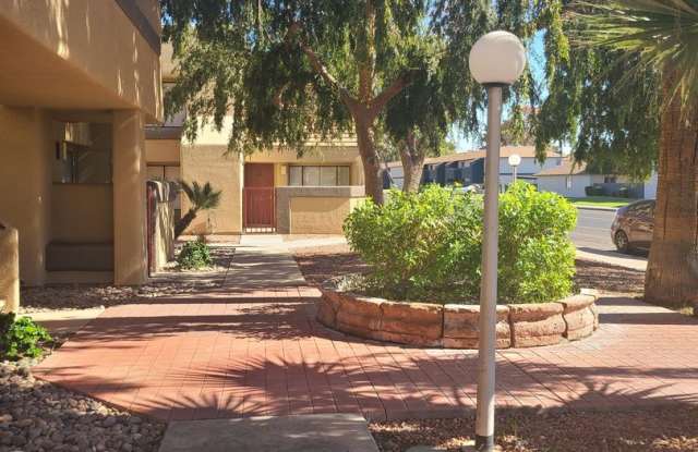 **NICE 2br/1ba CONDO - (ALMA SCHOOL & SOUTHERN) Gallery 1