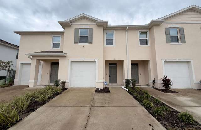 Modern 3-Bedroom Townhome in Daytona Gallery 1