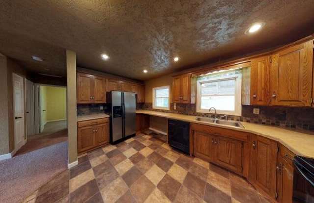 811 6th Avenue Northwest photos photos