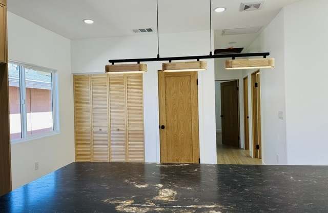 7586 Washington Drive Gallery 3