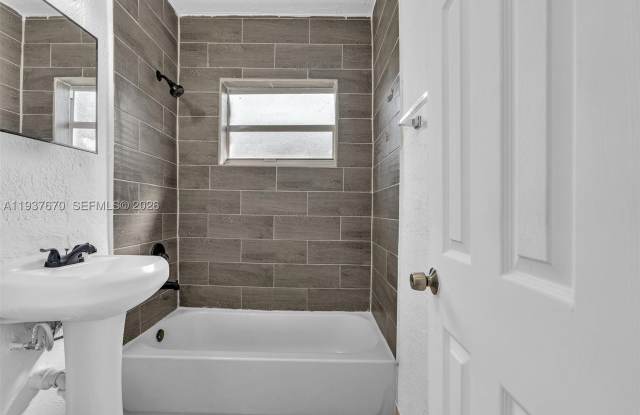Carter Park Apartments Gallery 2
