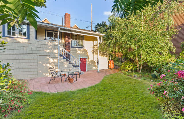 3843 Carr Pl N Gallery 2