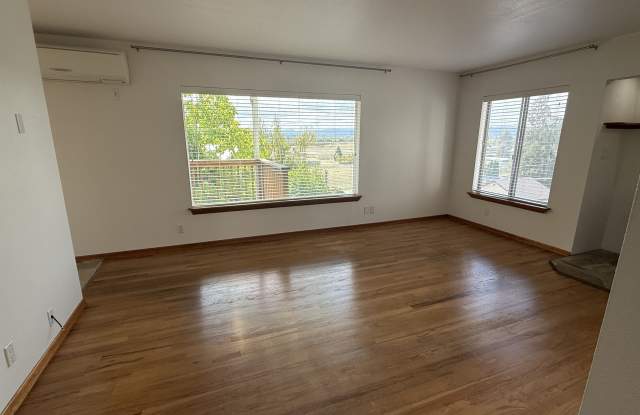 2101 East 6th Street - 2101 Gallery 1