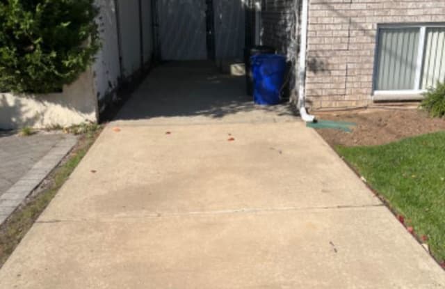 22 Ovas ct 2 - 22 Ovas Court, Staten Island, NY 10312