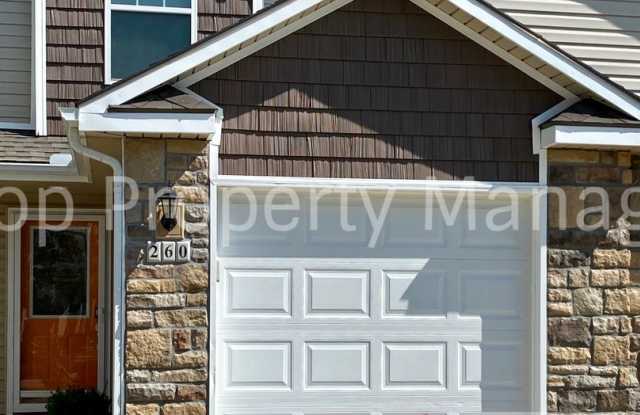 Charming 2 Bedroom / 2.5 Bathroom Townhome in Raymore!! - 260 North Pointe Lane, Raymore, MO 64083 Charming 2 Bedroom / 2.5 Bathroom Townhome in Raymore!! - 260 North Pointe Lane, Raymore, MO 64083