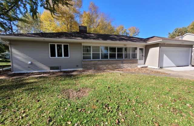 4939 North Meade Street Gallery 1