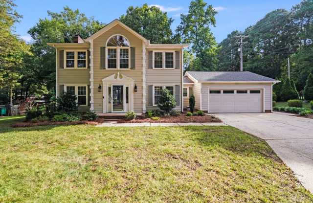 Hunley Creek Charmer: 3BR with Garage Studio, Cathedral Ceilings & Prime Location! Gallery 1