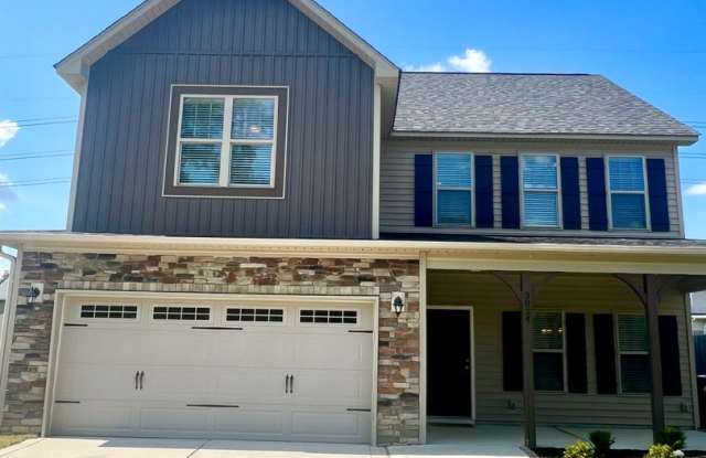 Spacious 4 Bedroom Pet Friendly photos photos