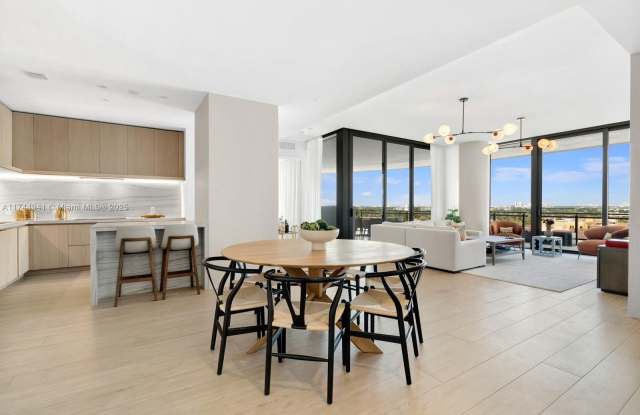 8701 Collins Ave photos photos