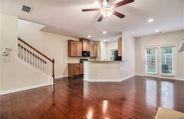 5004 Longview Walk Gallery 2