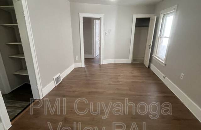 523 Gage St photos photos
