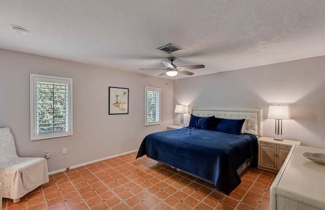 10 Stone Mountain Boulevard Gallery 4