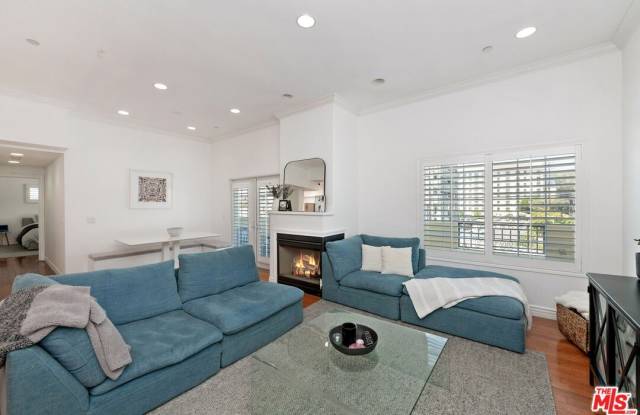 1135 Rexford Dr Gallery 4