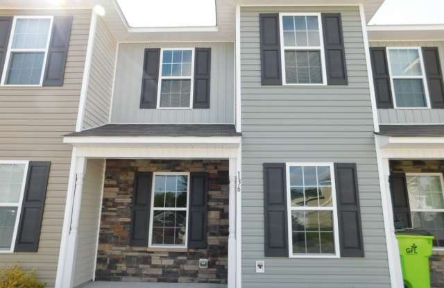 Like New Townhome! - 136 Heather Glenn Circle, Craven County, NC 28532